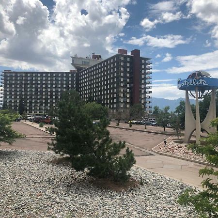Satellite Hotel Colorado Springs Exterior foto