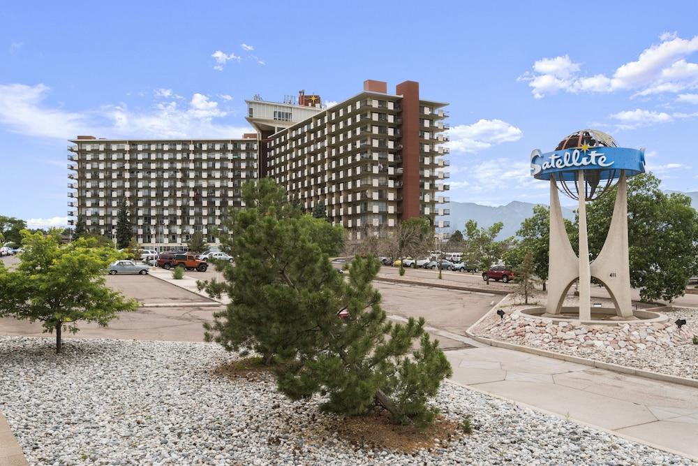 Satellite Hotel Colorado Springs Exterior foto