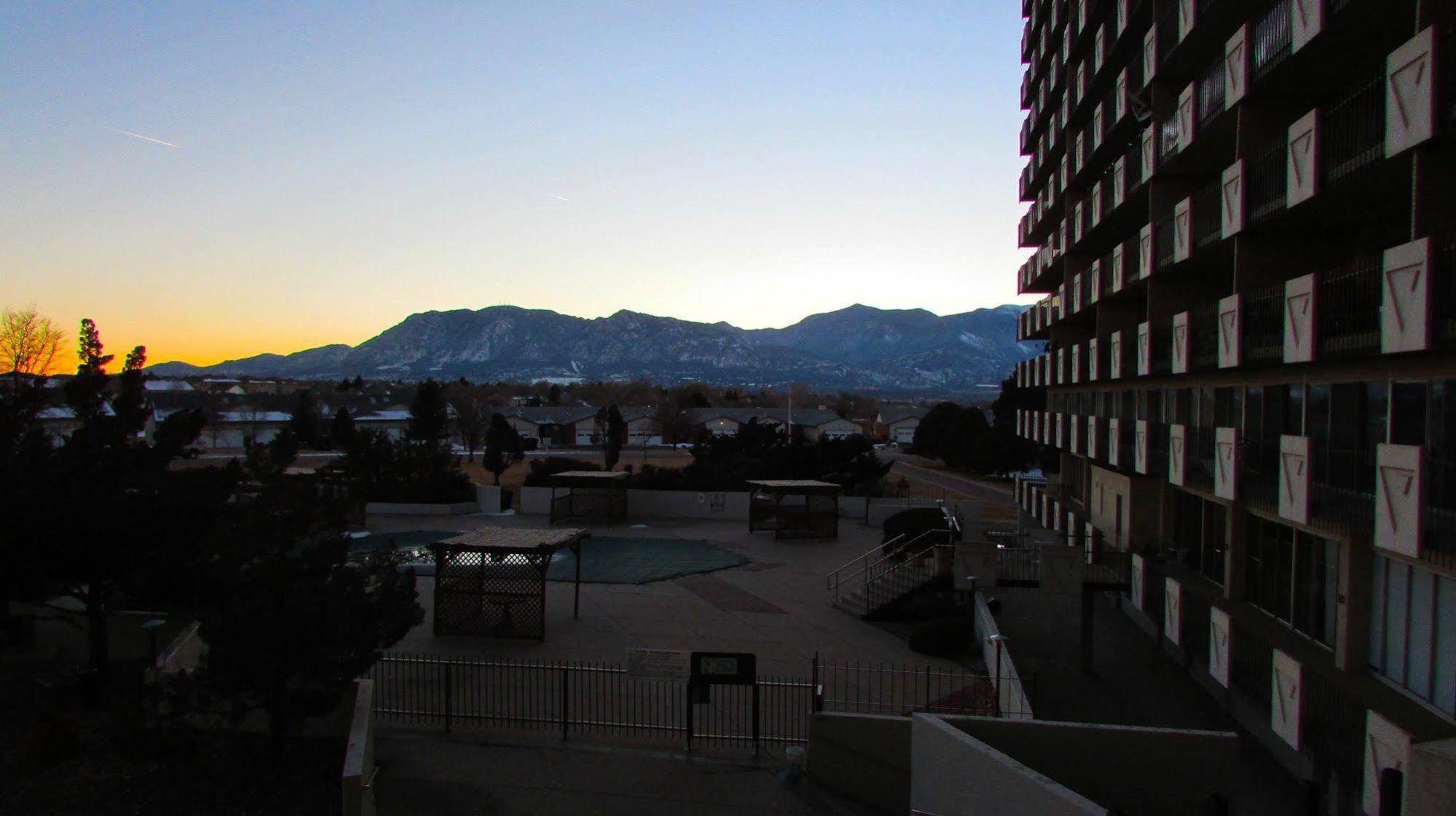 Satellite Hotel Colorado Springs Exterior foto
